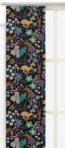 Panelgardin Lyckeflykt, fantasifullt mönster med harar och blommor, Stl: 2st 43x240cm, multi, svart