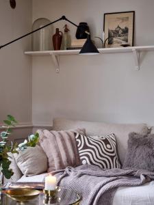 Kuddfodral POLAR i mjuk fuskpäls i greige