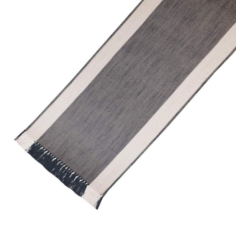 Löpare EMILIA med fiskbensmönster och bred färgad rand i mitten i blått