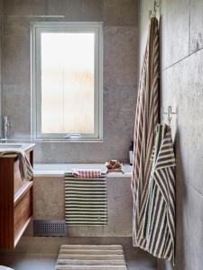 Frotte BRIGHTON, randig i grönt och offwhite