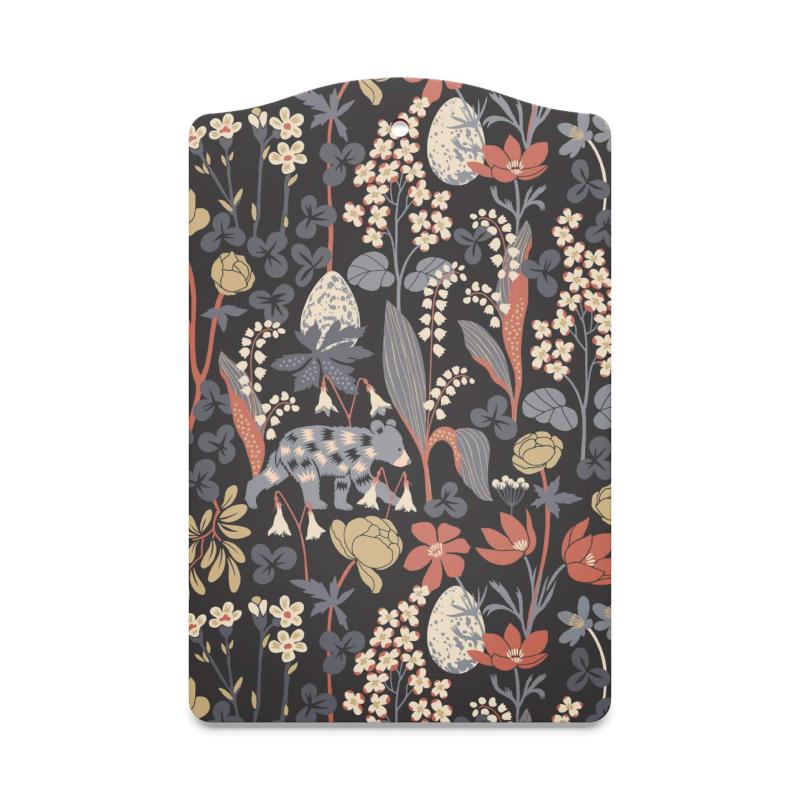 Serveringsbräda Här sover ingen björn, Stl. 20x30cm, svart botten, multifärg blå