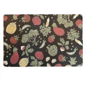 Plasttablett, tallriksunderlägg SKÖRDETID, med mönster av säsongens grönsaker. Svart botten