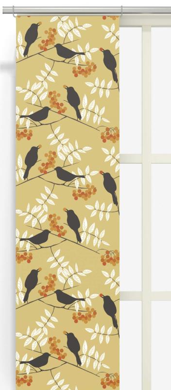 Panelgardin Trast i hast, koltrast äter bär, Stl: 2st 43x240cm, gulgrön botten, gul/orange bär.