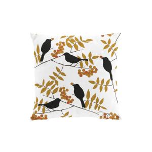 Kuddfodral Trast i hast, koltrast äter bär, Stl: 47x47cm, vit botten, gul/orange bär