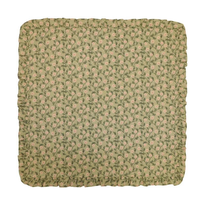 Fyrkantig duk FANNY med beige blommor och gröna blad på grön bottenfärg. Volang runt kanten