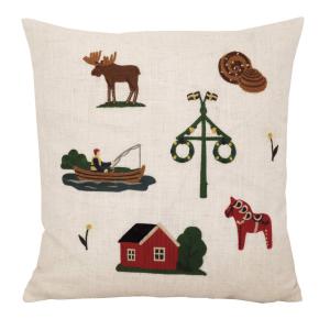 Kuddfodral SVERIGE med broderad älg, midsommarstång, kanelbulle, röd stuga, dalahäst, fiskebåt