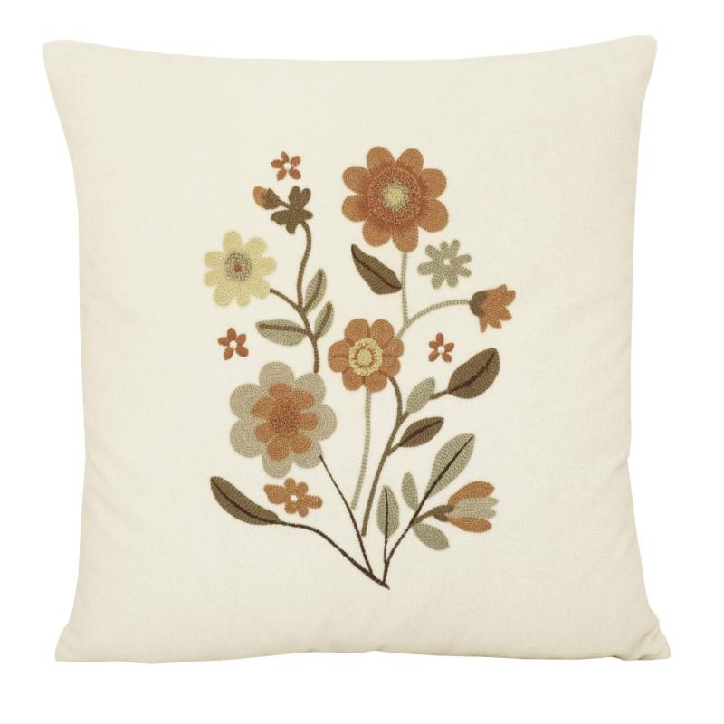 Kuddfodral GRETA i offwhite teddykvalite med broderade persikofärgade blommor