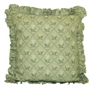 Kuddfodral PETRA med små blommor i rutmönster med grön bottenfärg, volang runt kanten