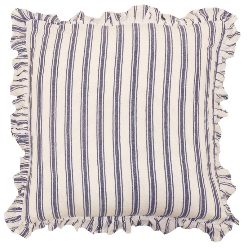 Kuddfodral MADICKEN randig i blått och offwhite med volang runt kanten