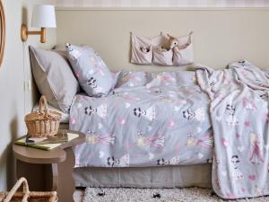 Bäddset PRINSESSA med prinsessor och hjärtan i rosa på grå bottenfärg