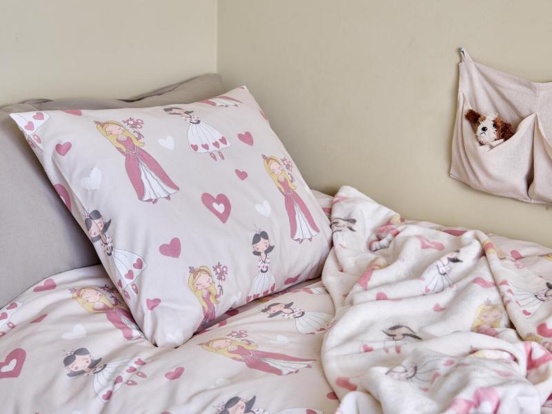 Pläd PRINSESSA i fleece med prinsessor och hjärtan i rosa på linnefärgad botten