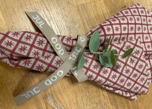 Textilband GOD JUL 10 mm, vit/linne