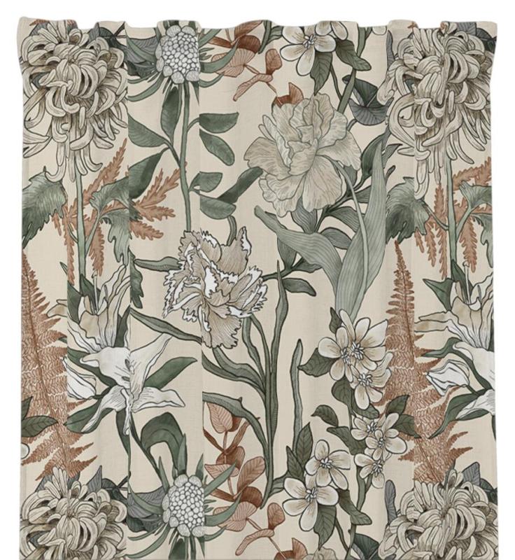 Gardin MALOU med stora beige blommor, gröna blad på beige bottenfärg