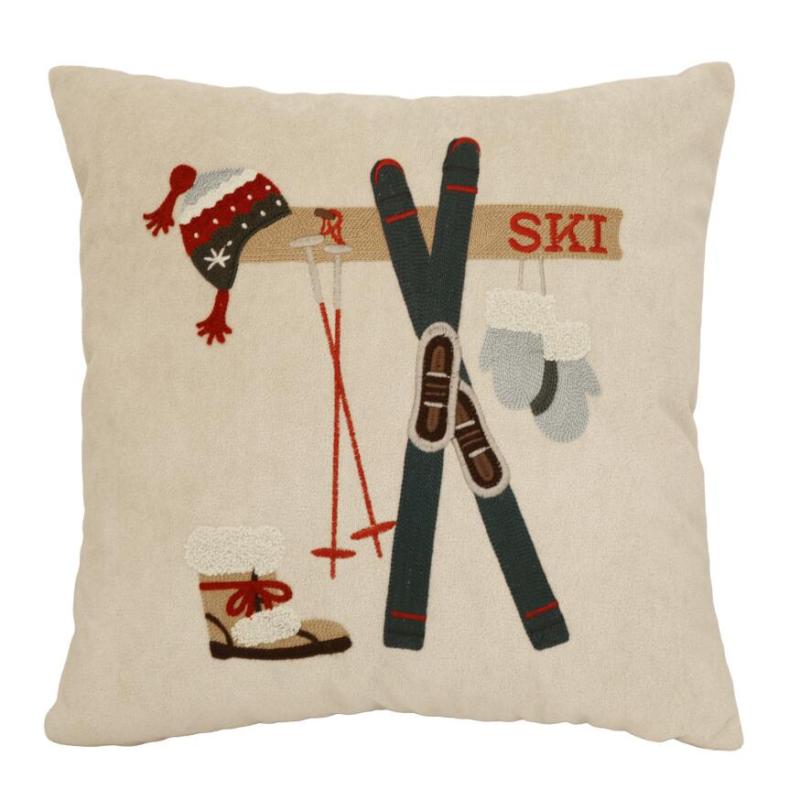 Kuddfodral SKIPARK i teddy-kvalite med broderade skidor, stavar, vantar, kängor och mössa