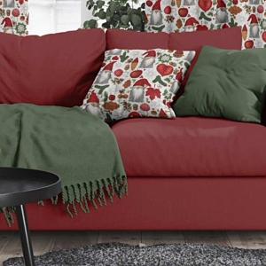 Kuddfodral Tomteskogen med skojiga tomtar i röda luvor