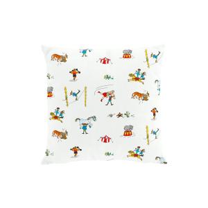 Kuddfodral PIPPI PÅ CIRKUS, med tecknade motiv av Pippi Långstrump. Offwhite bottenfärg