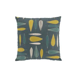 Kuddfodral UNDER TRÄDET med gulgröna, grå och turkos blad på mörk turkos bottenfärg