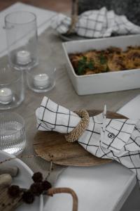 Servettring ERNST SJÖGRÄS två-pack, flätad i sjögräs, naturfärg