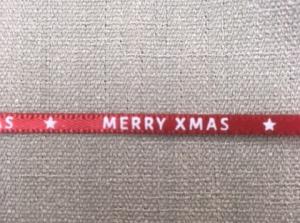 Textilband, MERRY XMAS, rött blankt band med vita stjärnor och text MERRY XMAS, Bredd 3mm