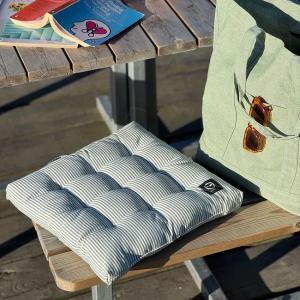 Dyna BOSSE, vattenavstötande yta, smalrandig i grönt och vitt