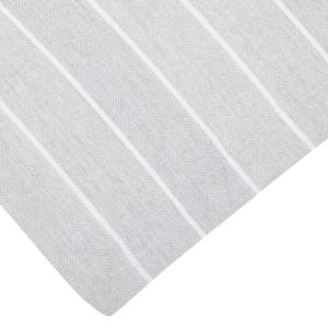 Duk EDITH, fyrkantig vävd duk i återvunnet material, fiskbensmönstrad botten i ljusgrått med vit rand