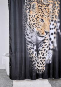 Duschdraperi,  digitaltryckt motiv av en Jaguar från Nina Royal
