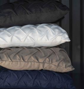 Kuddfodral HAVANNA, veckmönster, nougat