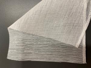 Gardin MOA, enfärgad tunn och skir med lätt struktur i offwhite