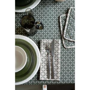 Bordsduk Ines stor, småmönstrad i bomull. Grön