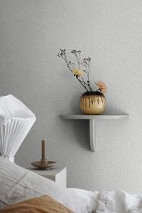 Tapet BLADVERK GARDEN GREEN från Sandbergs med små slingrande gröna blad
