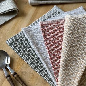 Löpare STELLA vävd tvåfärgad randig fönsterremsa/bordslöpare, recycle, Olivgrön/beige