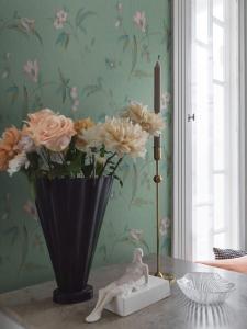 Fondtapet Marlene, Swedish Grace, blommig, stl.196 cm bred, 265 cm hög, grön