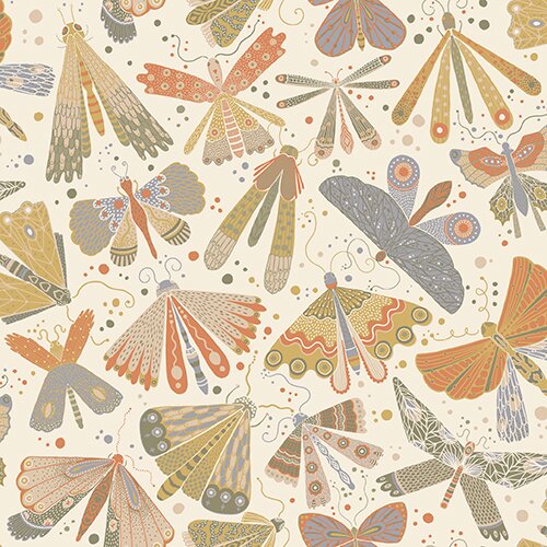 Tapet Flyga, Längtan, fantasifulla fjärilar i orange, lila och ockragult. Antikvit botten.