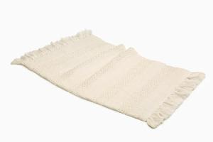 Badrumsmatta MILANO, enfärgad matta med frans i kortsidorna, sandfärg