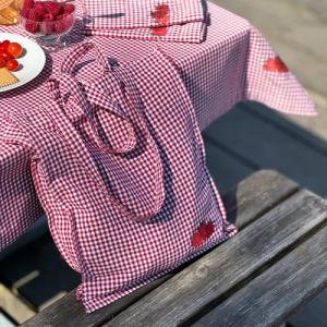 Bärkasse KERSTIN, smårutig med broderade jordgubbar, återvunnen bomull, stl. 40x35, 6,5cm, röd, vit