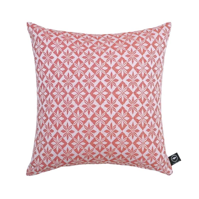 Kuddfodral ANNA, vävt i klassiskt bolstertyg i rött och vitt