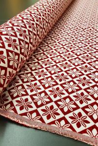 Bolstertyg som möbeltyg i rött