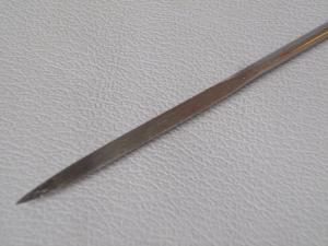 MADRASSNÅL FÖR LÄDER