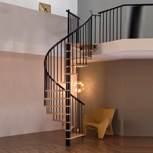 Svartlackerad spiraltrappa med trappsteg i bok 1200 mm