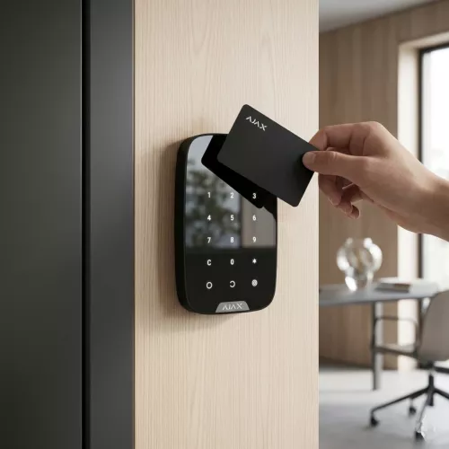 Ajax KeyPad Plus Trådlös Manöverpanel med RFID – Svart