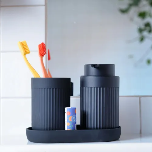 Sæbedispenser Rillet Mat Sort Beslagsboden BB561