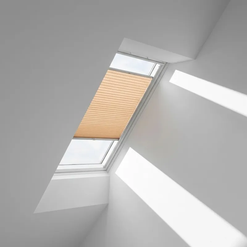 1140x700 SK01Velux Isolerande Dubbelplissé Integra Solar (660x1180 FK06, 1049-Peach)