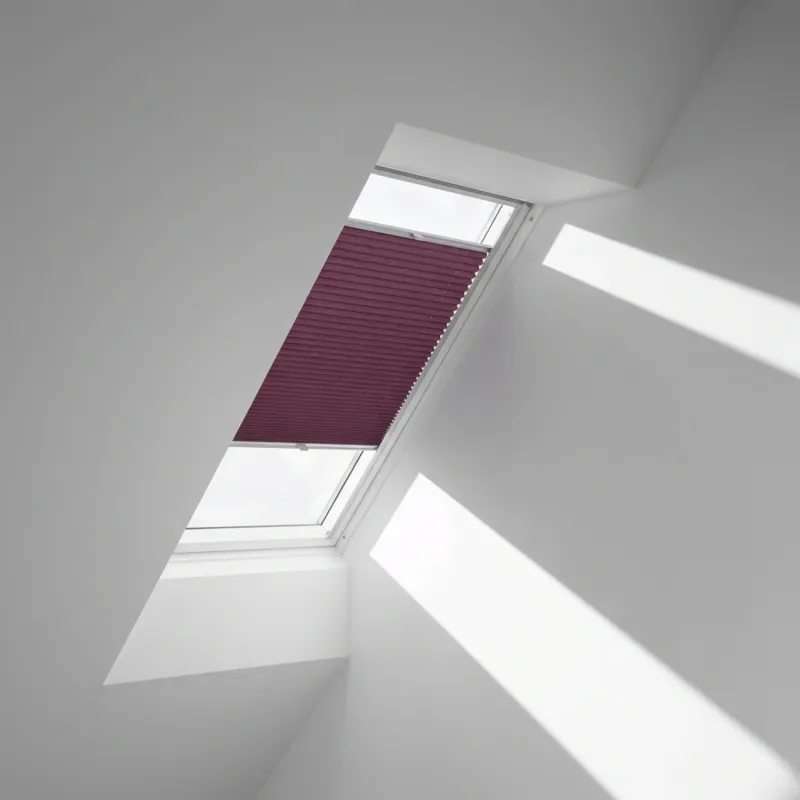 1140x700 SK01Velux Isolerande Dubbelplissé Integra Solar (660x1180 FK06, 1051-Raspberry)