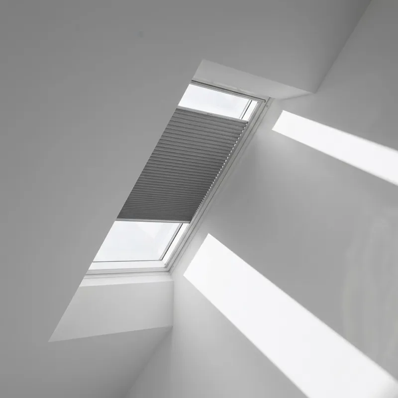 1140x700 SK01Velux Isolerande Dubbelplissé Integra Solar (660x1180 FK06, 1158-Grey)
