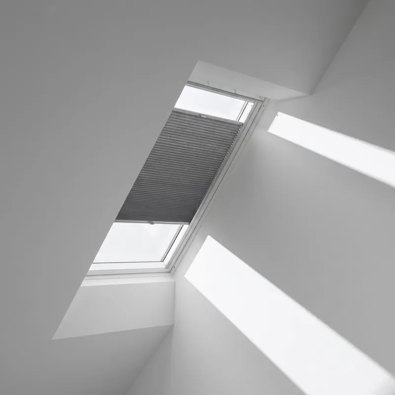 1140x700 SK01Velux Isolerande Dubbelplissé Integra Solar (780x1800 MK12, 1158-Grey)