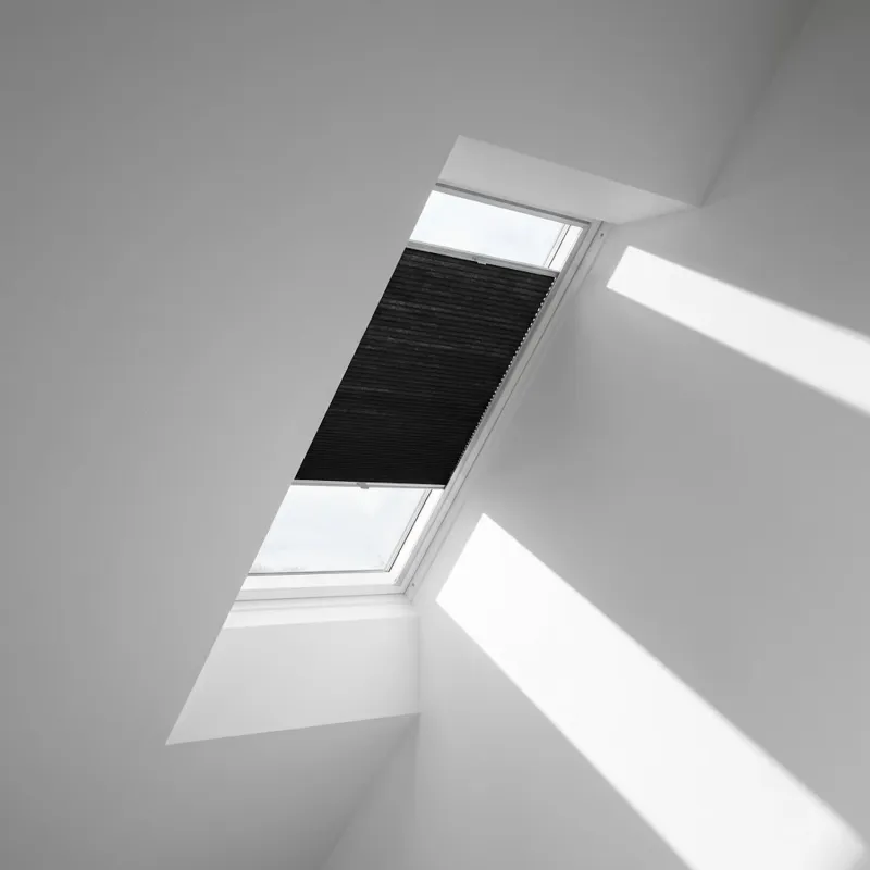 1140x700 SK01Velux Isolerande Dubbelplissé Integra Solar (940x1400 PK08, 1047-Charcoal)