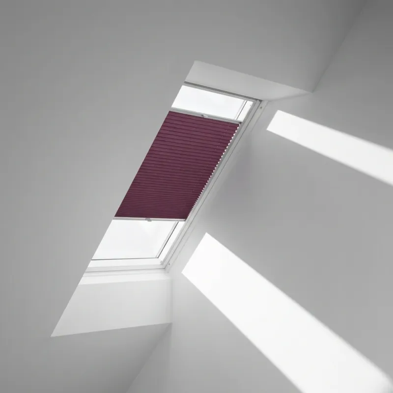 1140x700 SK01Velux Isolerande Dubbelplissé Integra Solar (940x1600 PK10, 1051-Raspberry)