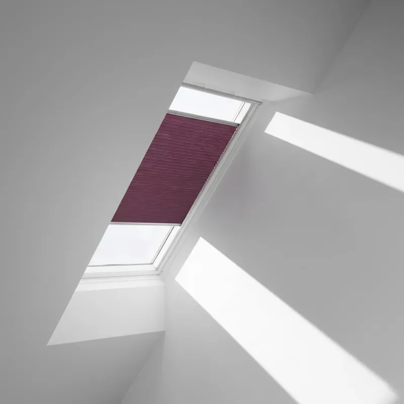 1140x700 SK01Velux Isolerande Dubbelplissé Integra Solar (940x550 PK25, 1051-Raspberry)