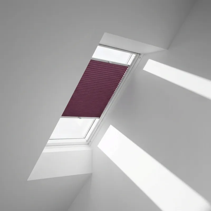 1140x700 SK01Velux Isolerande Dubbelplissé Integra Solar (1140x1600 SK10, 1051-Raspberry)