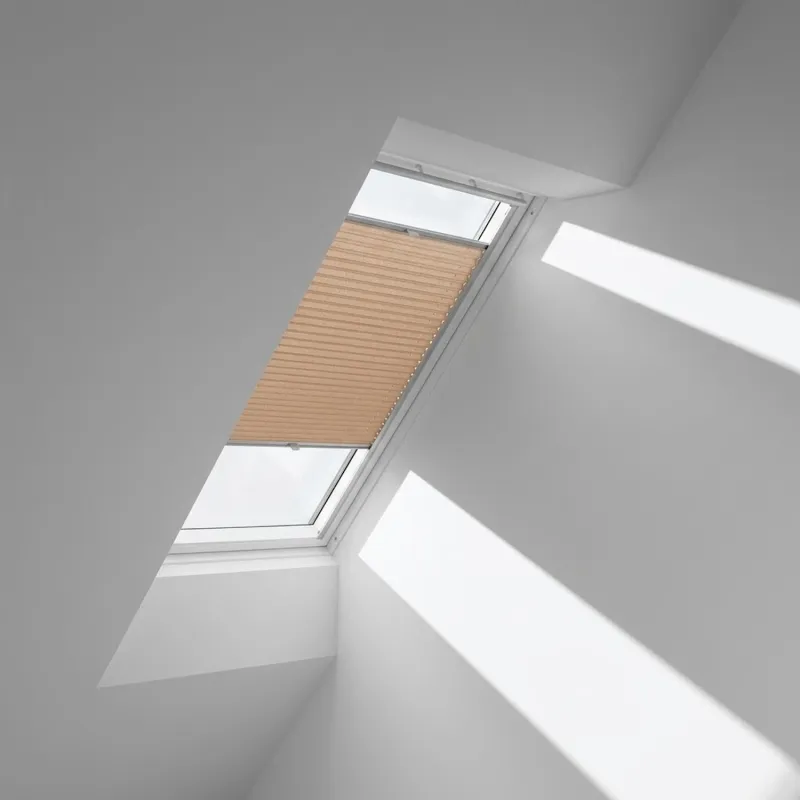 1140x700 SK01Velux Isolerande Dubbelplissé Integra Solar (1340x980 UK04, 1049-Peach)